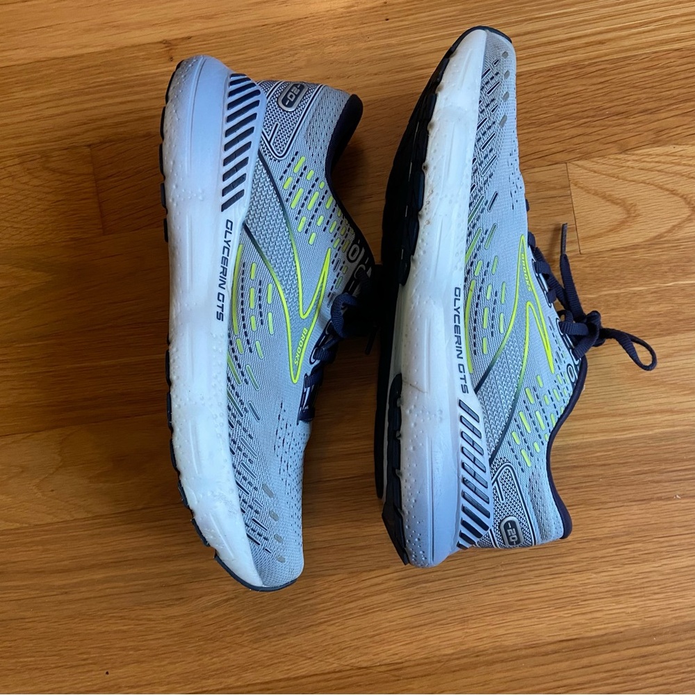 Brooks Gray and Yellow Women's Sneakers - Picture 5 of 11